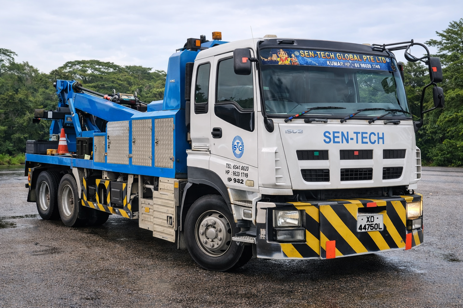 Isuzu Tow Truck1